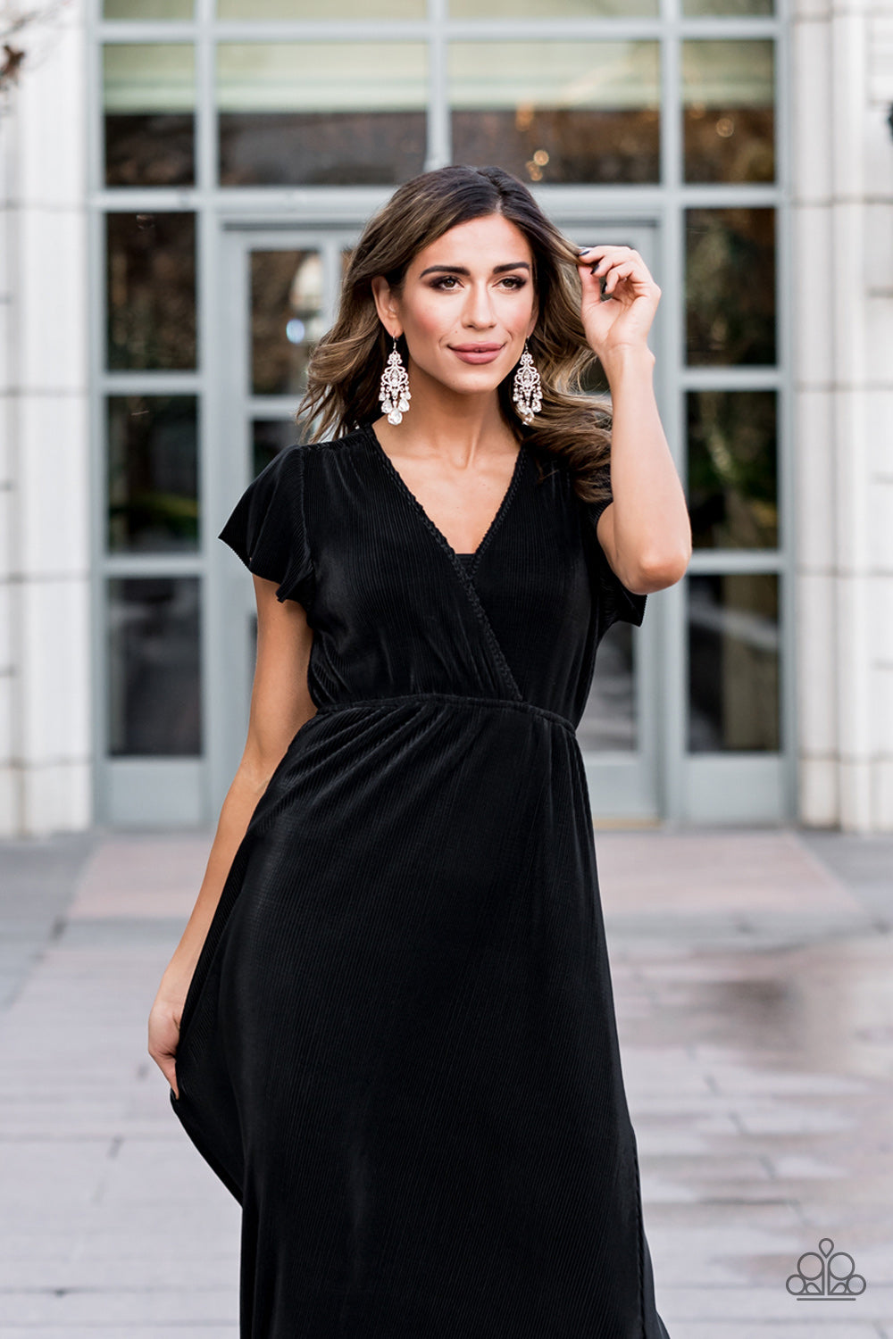 Queen Of All Things Sparkly - White Earring (LOP)