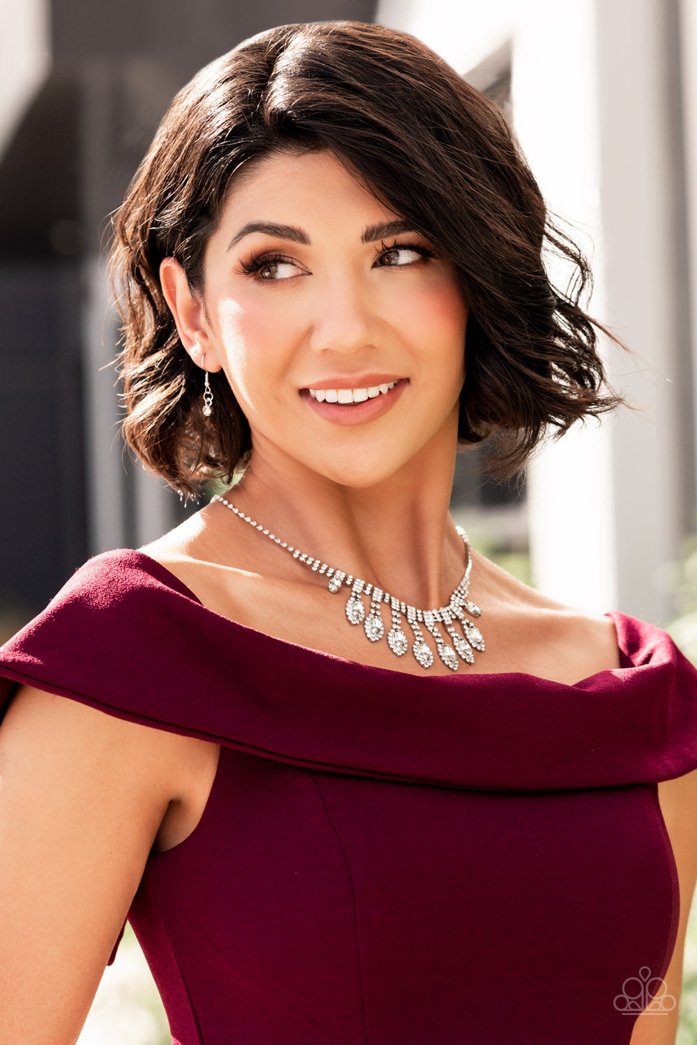 REIGNING Romance - White Necklace (LOP)