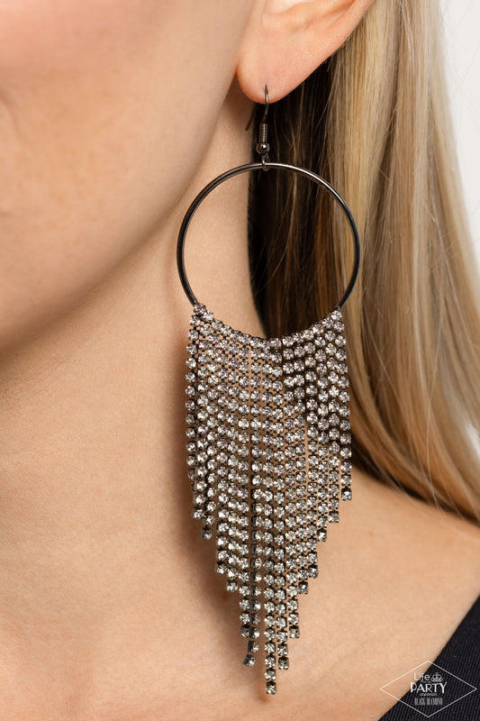 Streamlined Shimmer - Black Earring (LOP)