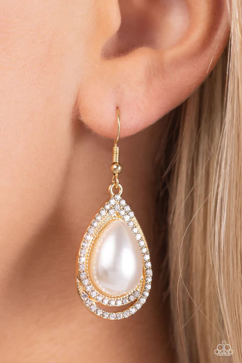 Effortless Elegance - Gold Earring