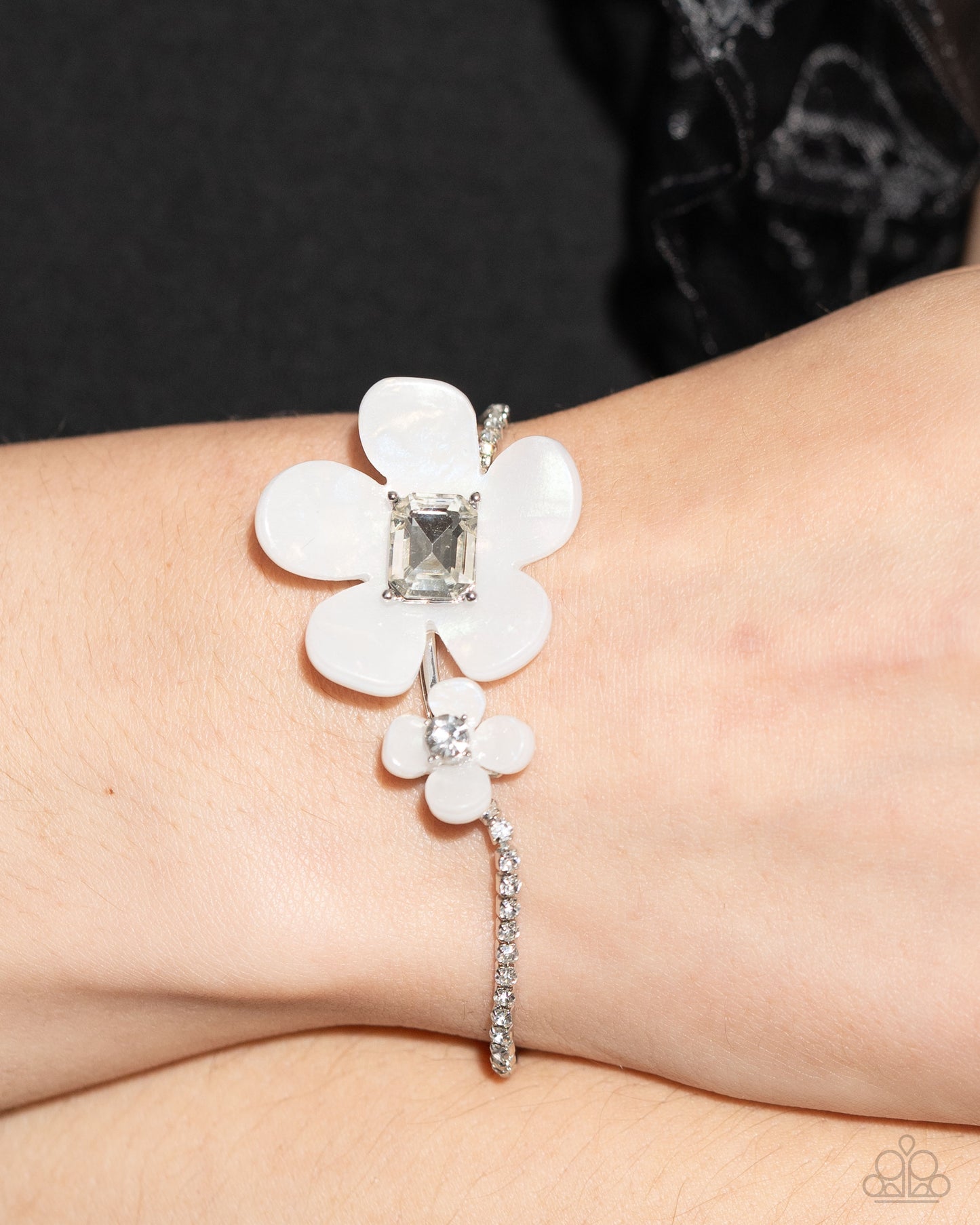 Dainty Devotee - White Bracelet