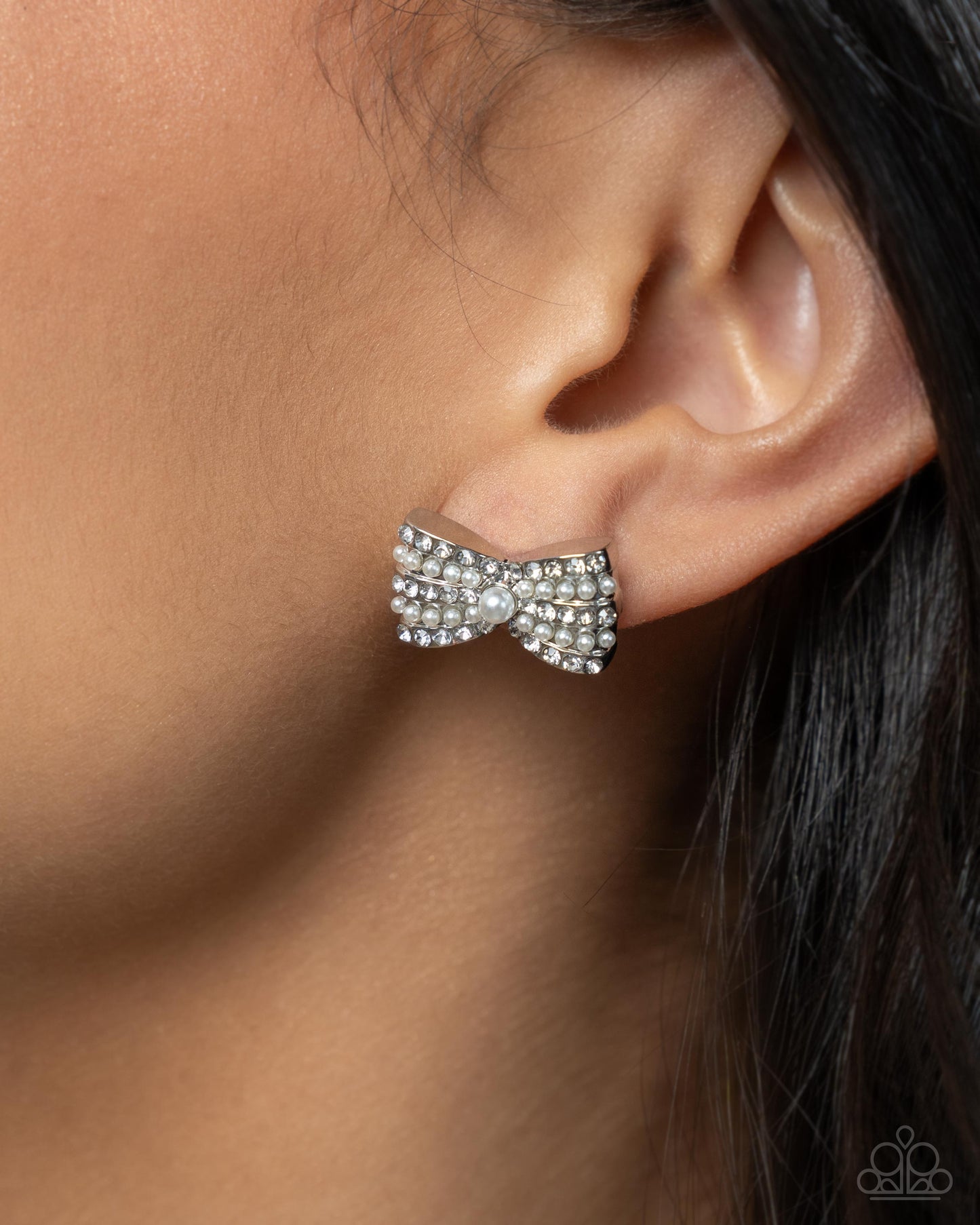Complete Look! Admirable Aria - White Bracelet & Earrings