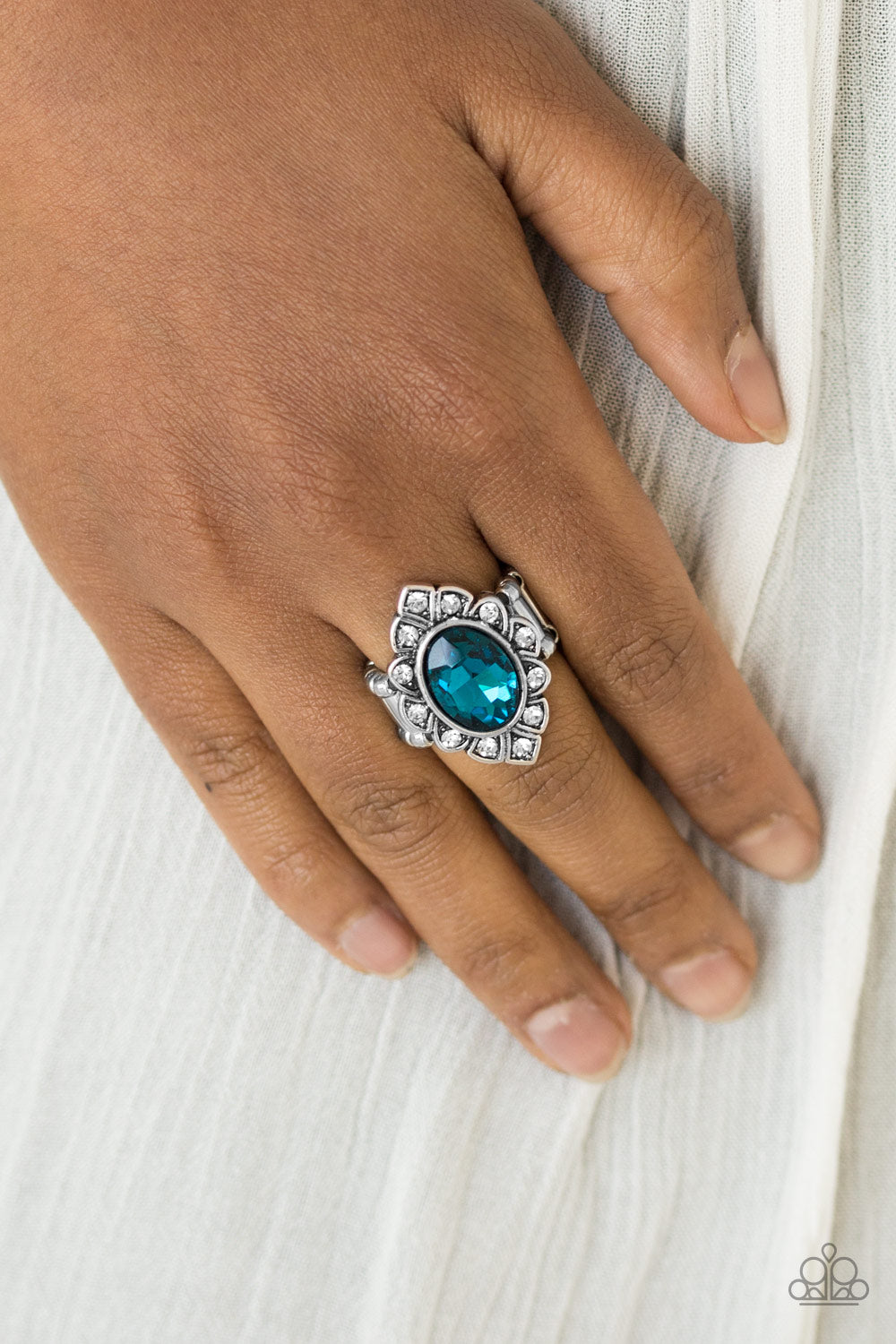 Power Behind The Throne - Blue Ring  (TRAY)