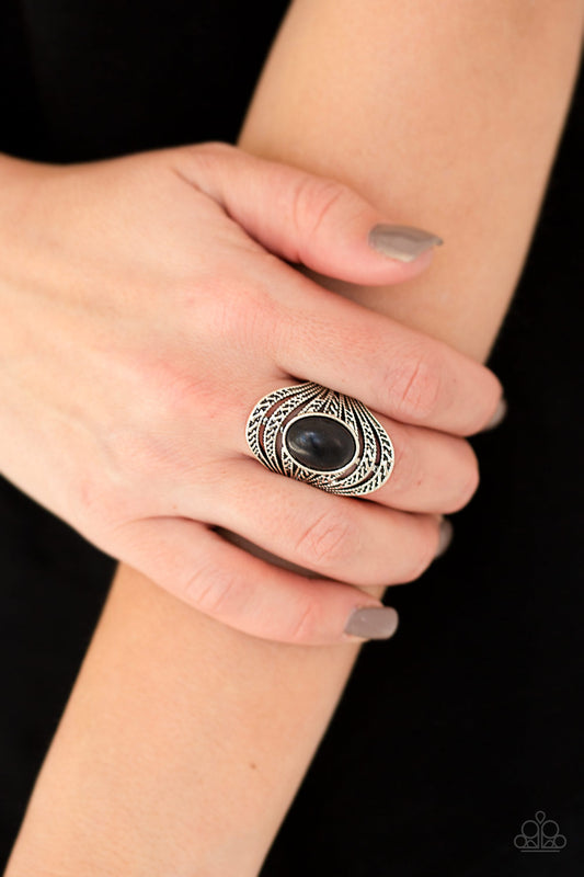 Royal Roamer - Black Ring 0109