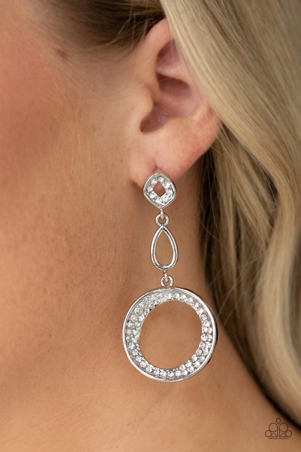 On The Glamour Scene - White Earring