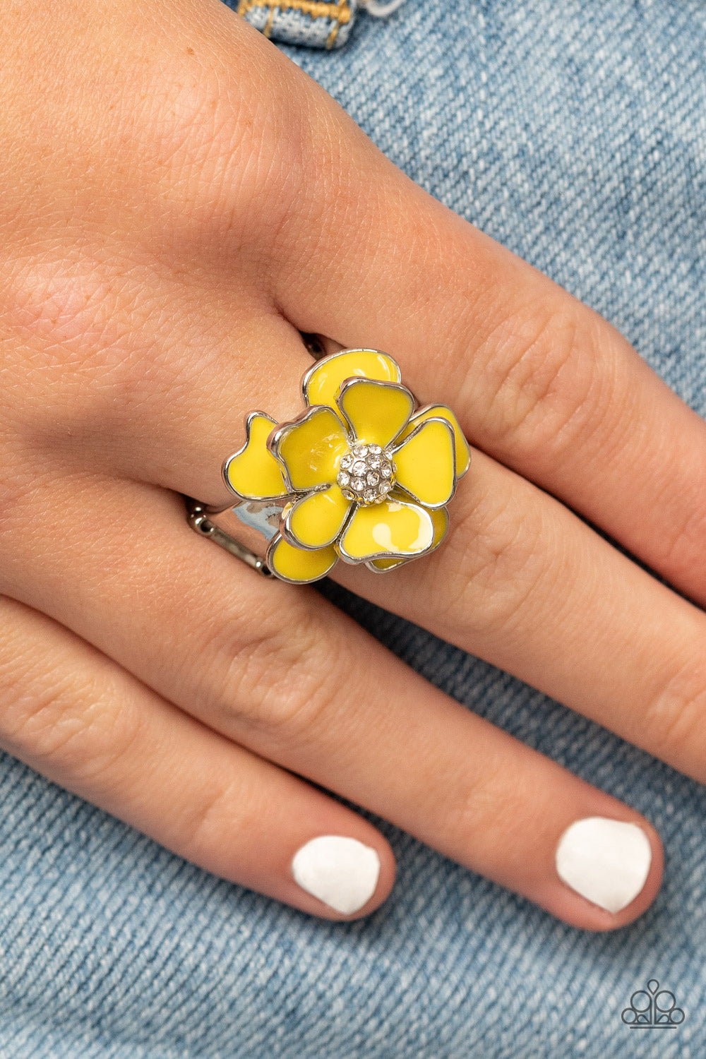 Hibiscus Holiday - Yellow Ring 0238