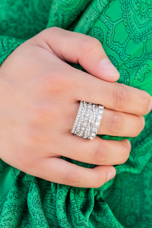 Exclusive Elegance - White Ring 0121