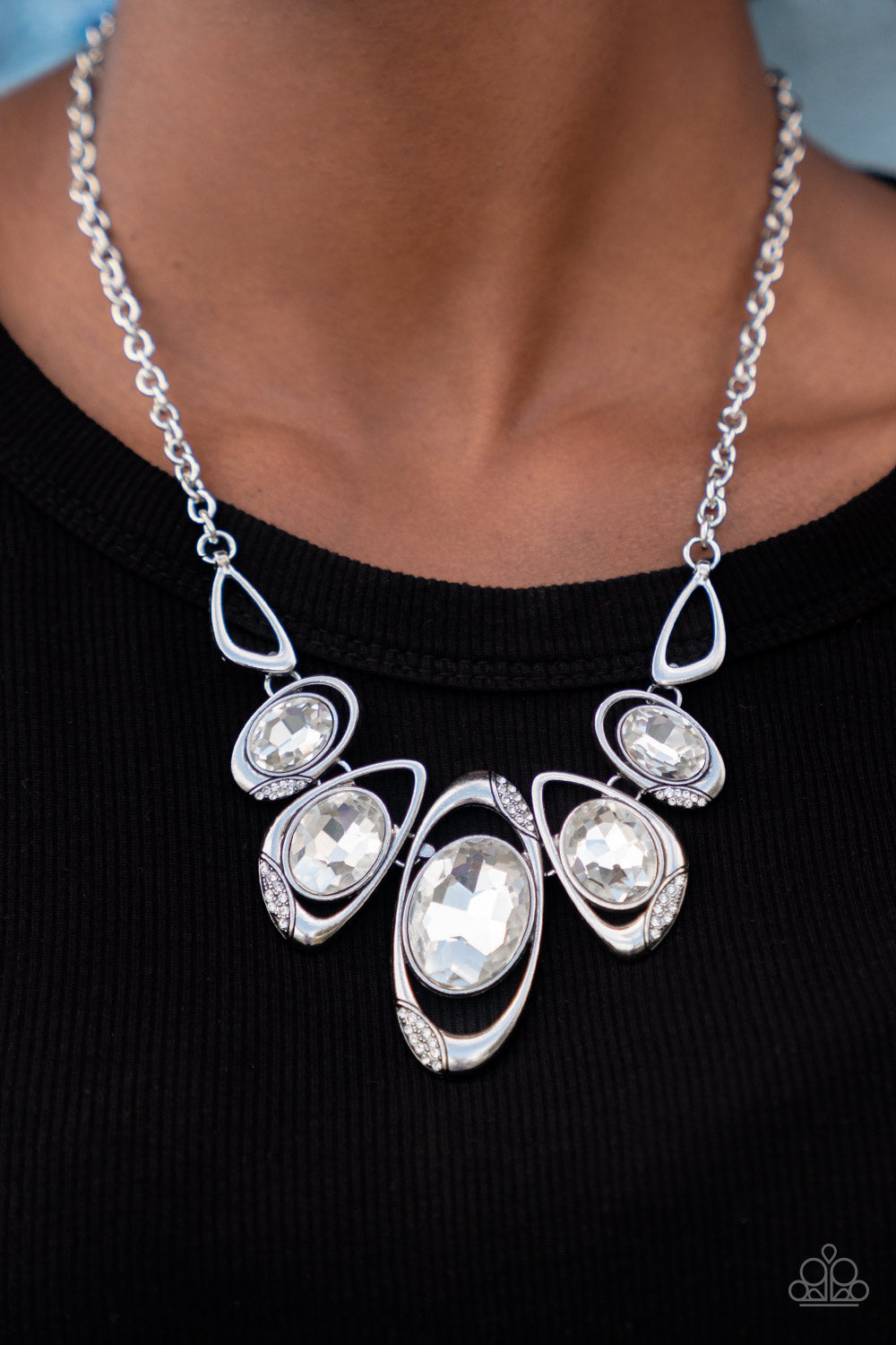 Hypnotic Twinkle - White Necklace (LOP)