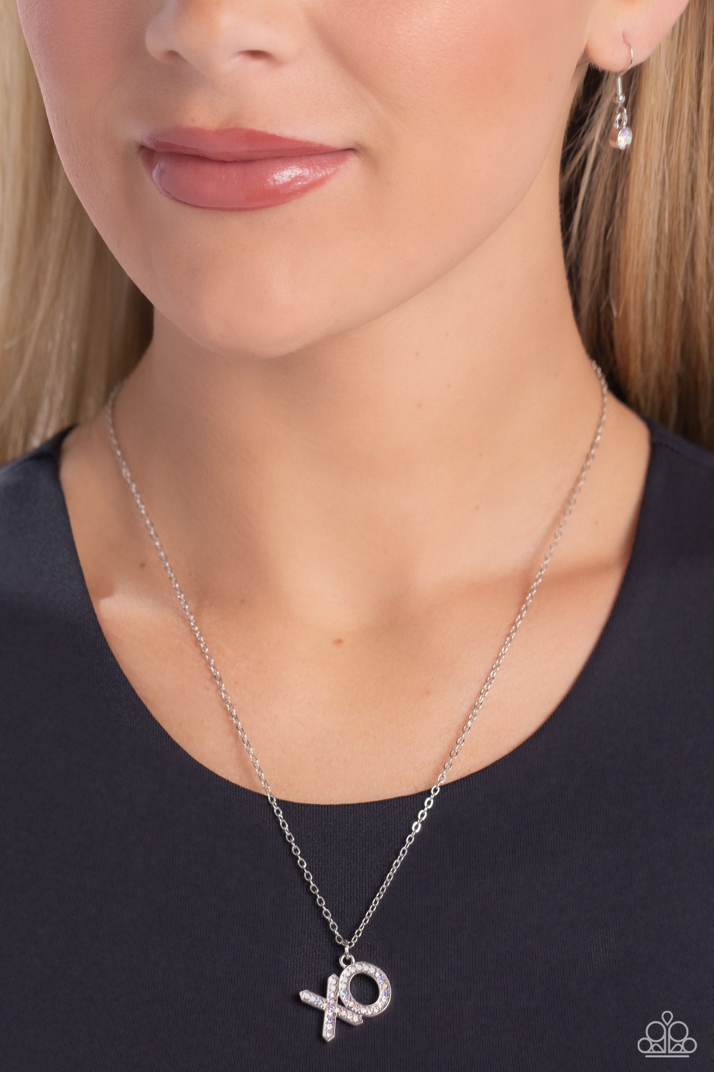XO Showcase - White Necklace (Valentines)